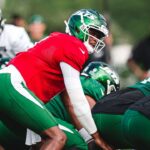 Geno Smith lines up during the Jets' eighth 2026 training camp practice.